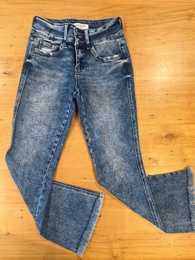 Flying Monkey Mid-Rise Cropped Flare Jeans – Size 25